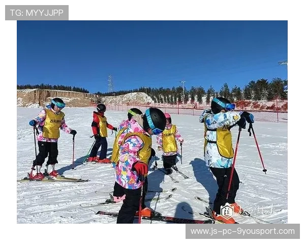 冰雪运动学院开展少儿滑雪兴趣培养与家长培训，儿童滑雪培训机构